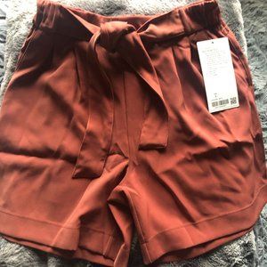 lululemon noir short